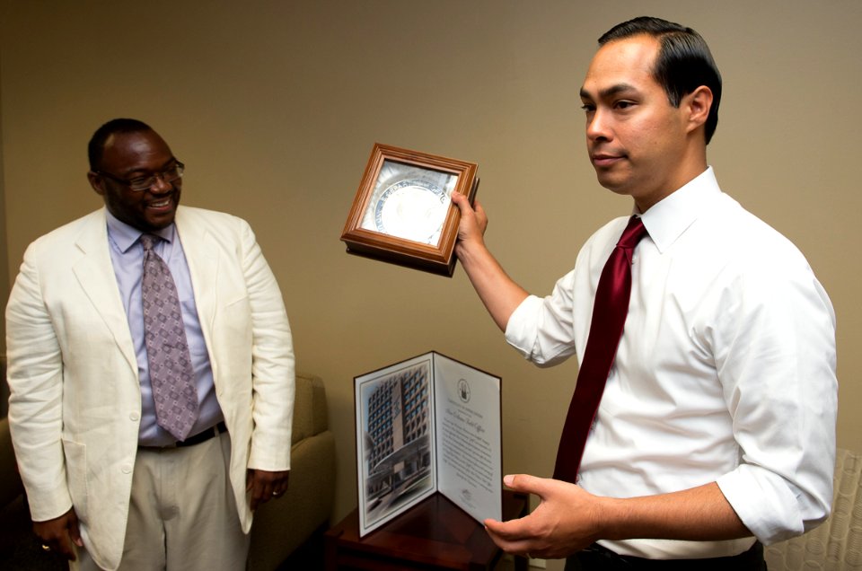 Secretary Castro New Orleans Field Office Visit (21024009972)