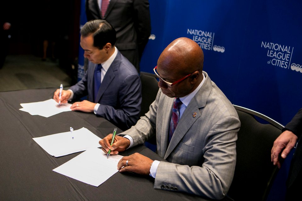 Secretary Castro Visits Austin, Texas (15658310529)