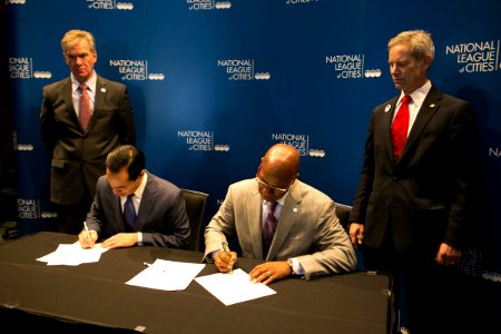 Secretary Castro Visits Austin, Texas (15656978420)