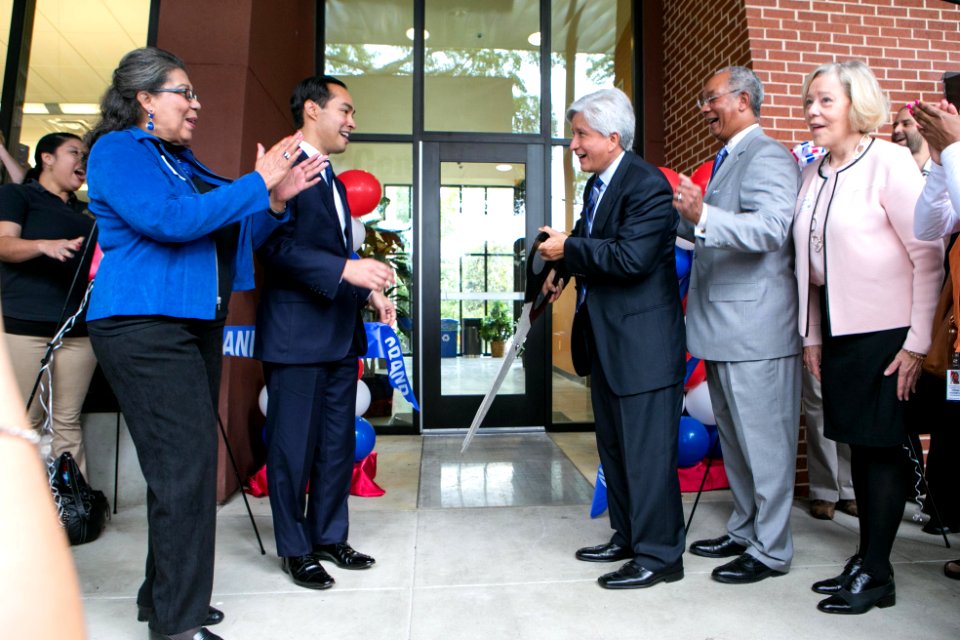 Secretary Castro Visits Austin-Day 2 (15224952914)