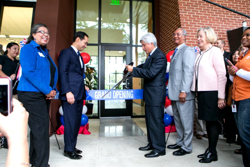 Secretary Castro Visits Austin-Day 2 (15661212969)