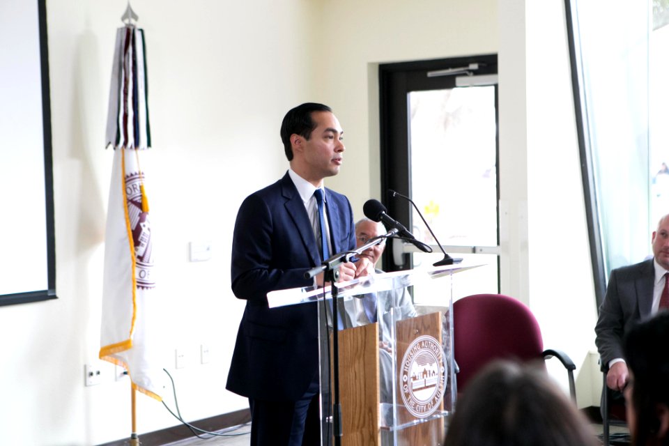 Secretary Castro Visits Austin-Day 2 (15659706428)