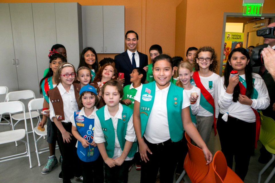 Secretary Castro Visits Austin-Day 2 (15661213189)