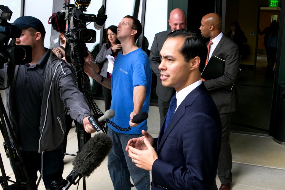 Secretary Castro Visits Austin-Day 2 (15659705878)