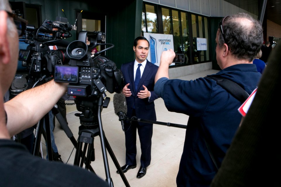 Secretary Castro Visits Austin-Day 2 (15661450107)