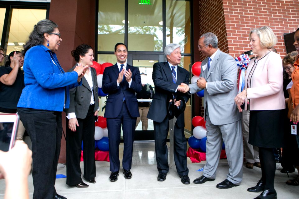 Secretary Castro Visits Austin-Day 2 (15845229501)