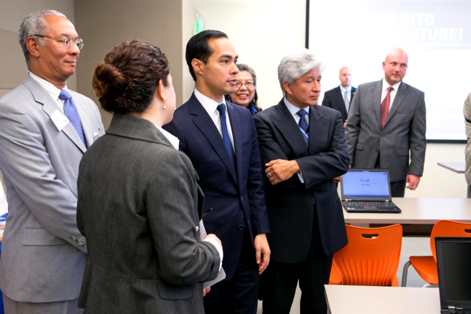 Secretary Castro Visits Austin-Day 2 (15845229371)