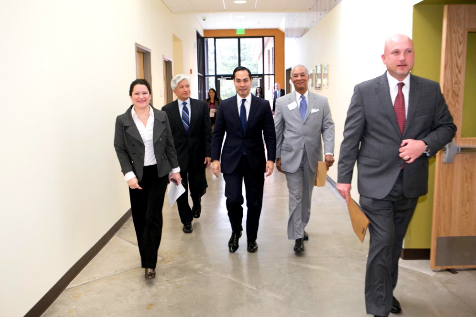 Secretary Castro Visits Austin-Day 2 (15661213109)