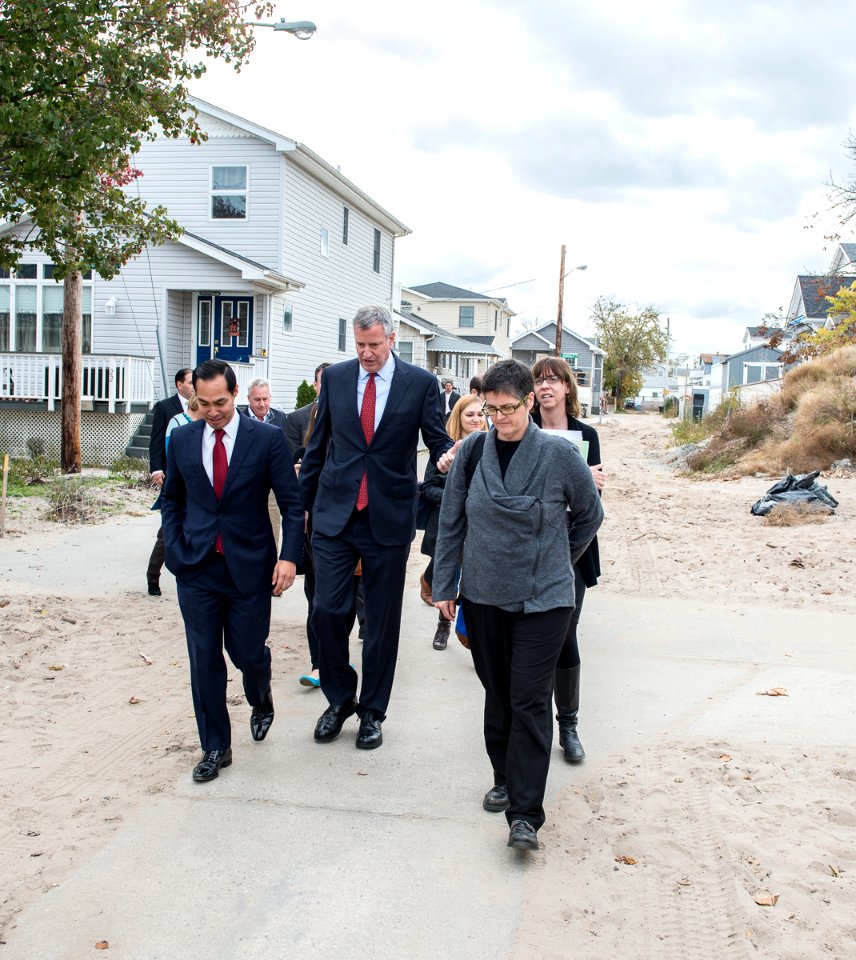 Secretary Castro Visits Breezy Point, New York (21926898623)