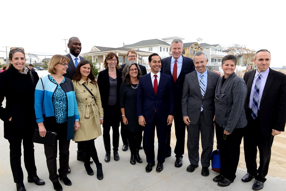 Secretary Castro Visits Breezy Point, New York (22361275039)
