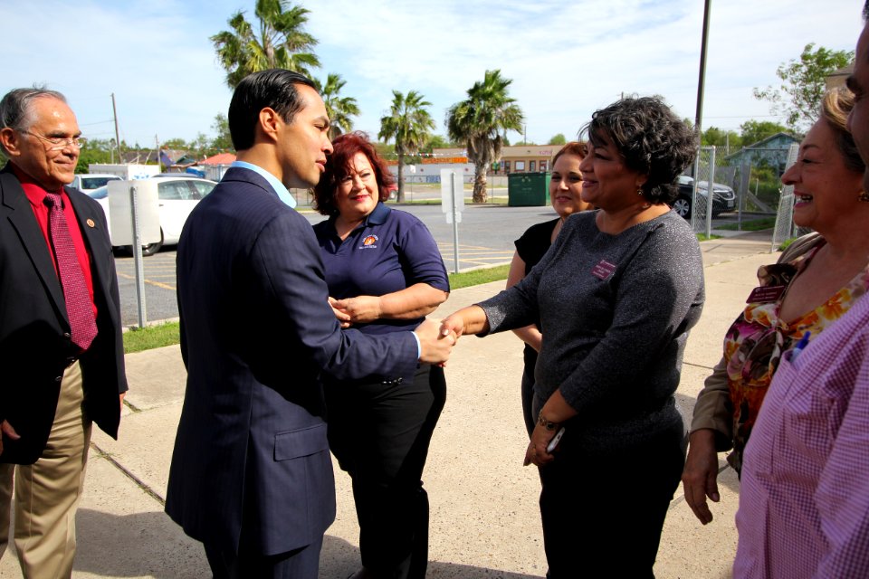 Secretary Castro visits Brownsville Texas (15684927509)