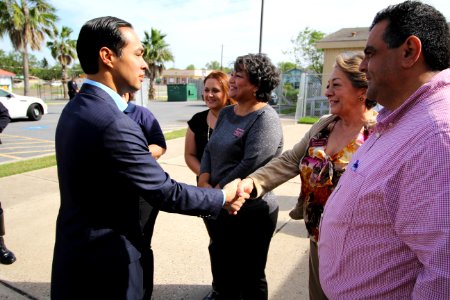 Secretary Castro visits Brownsville Texas (15868951691)
