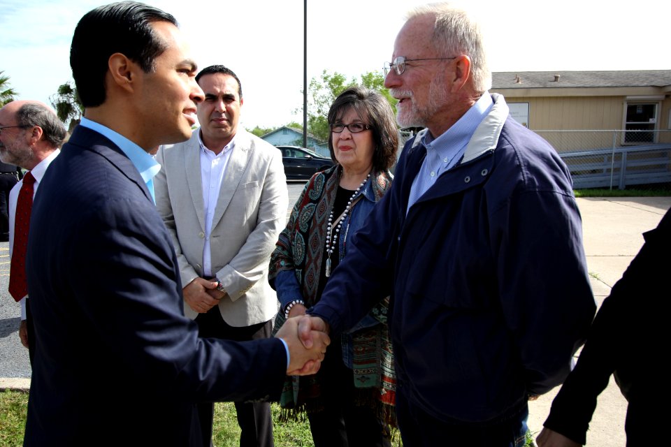 Secretary Castro visits Brownsville Texas (15868956941)