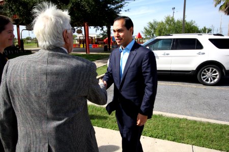 Secretary Castro visits Brownsville Texas (15870306862)