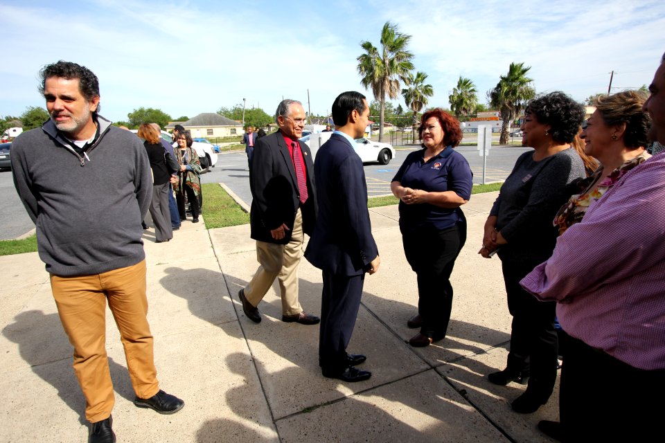 Secretary Castro visits Brownsville Texas (15868954311)