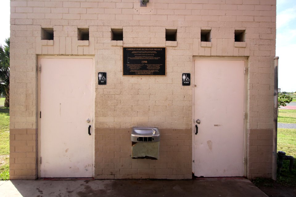 Secretary Castro visits Brownsville Texas (15870314792)