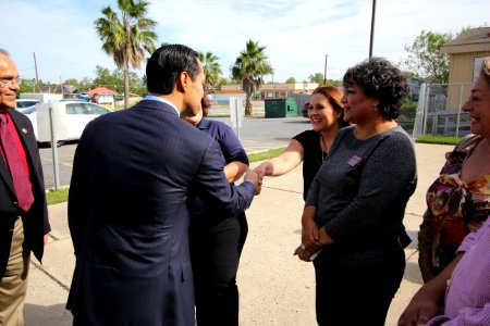 Secretary Castro visits Brownsville Texas (15870301462)