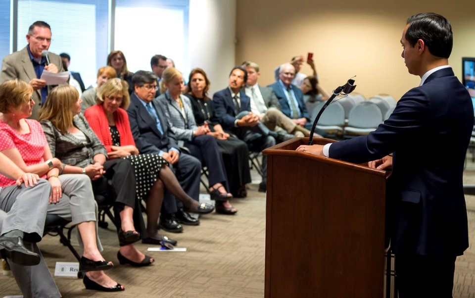 Secretary Castro Visits Denver, Co. (18519890989)