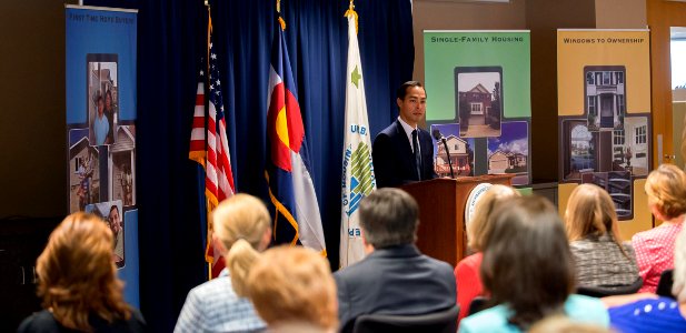 Secretary Castro Visits Denver, Co. (18706125705)