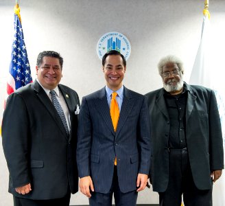 Secretary Castro Visits Kansas City Area (17724020193)