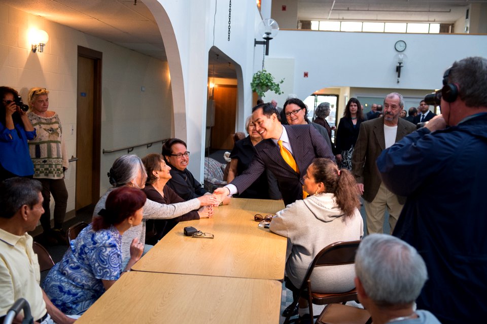 Secretary Castro Visits Kansas City Area (18017140790)