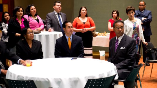 Secretary Castro Visits Kansas City Area (18156824678)