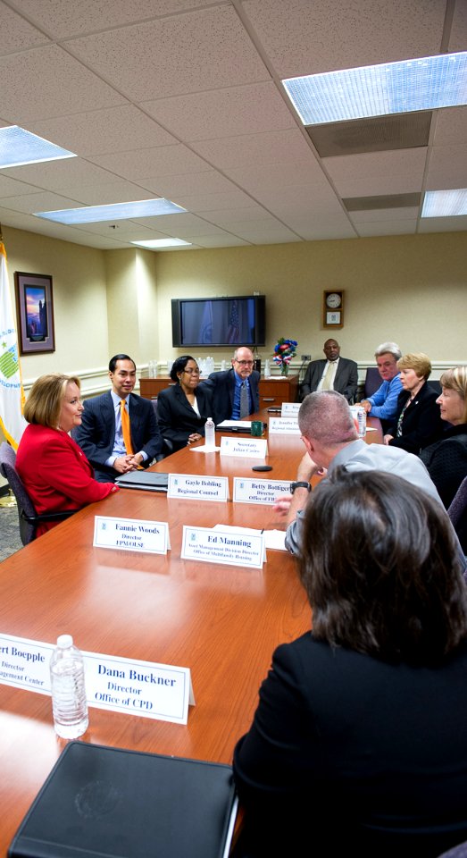 Secretary Castro Visits Kansas City Area (18156938760)