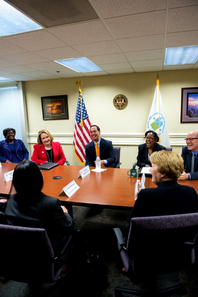 Secretary Castro Visits Kansas City Area (18156829168)