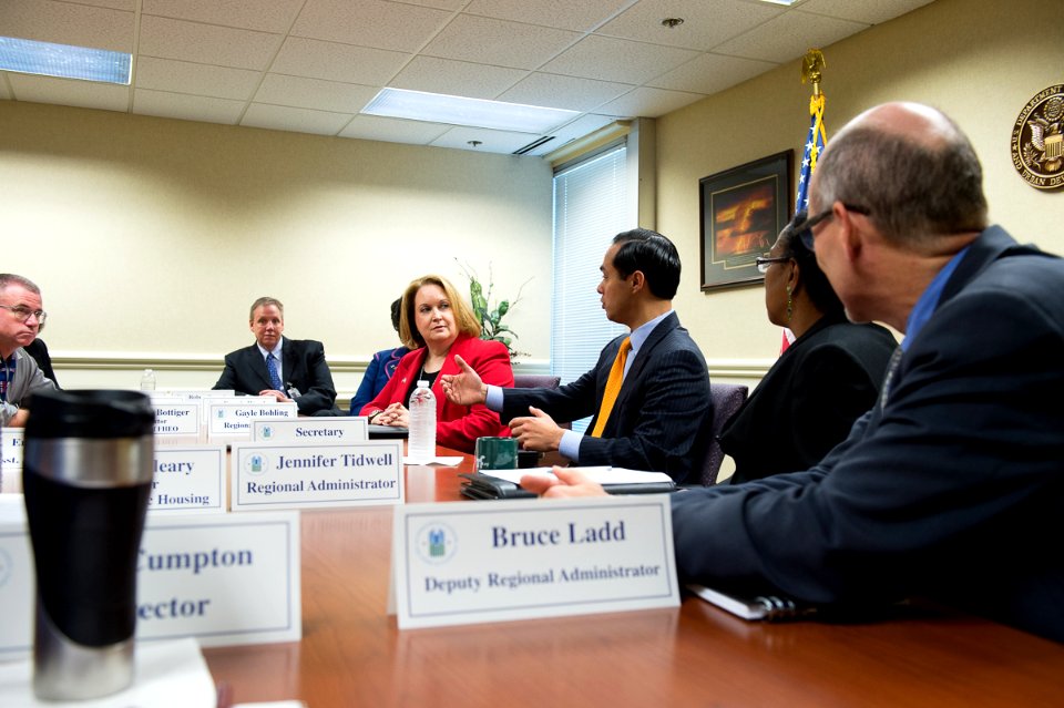 Secretary Castro Visits Kansas City Area (18156952000)