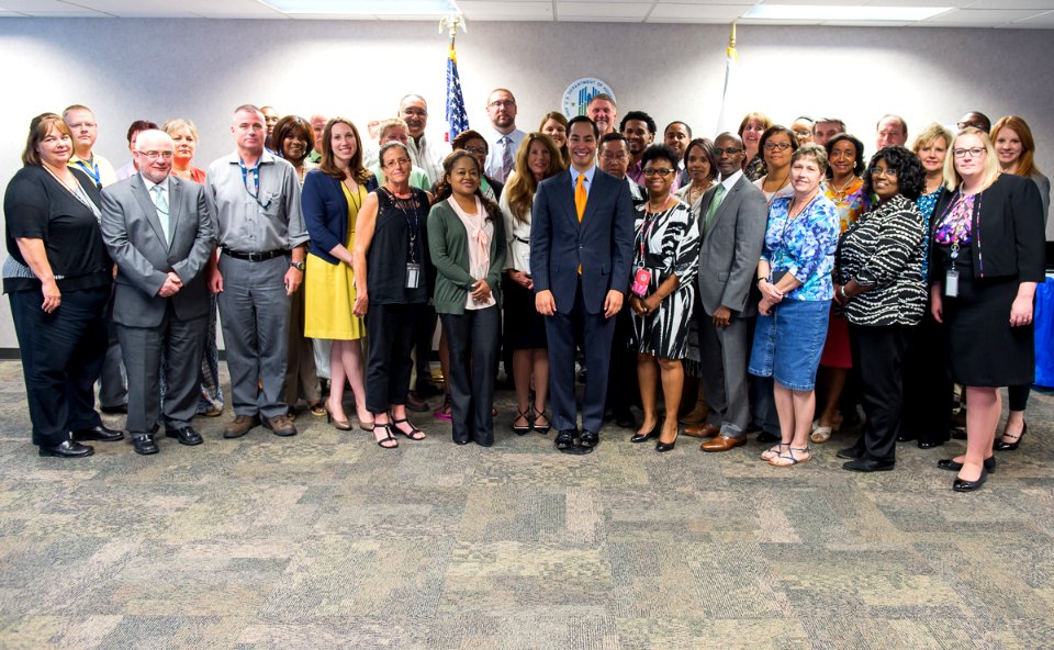 Secretary Castro Visits Kansas City Area (18158501989)