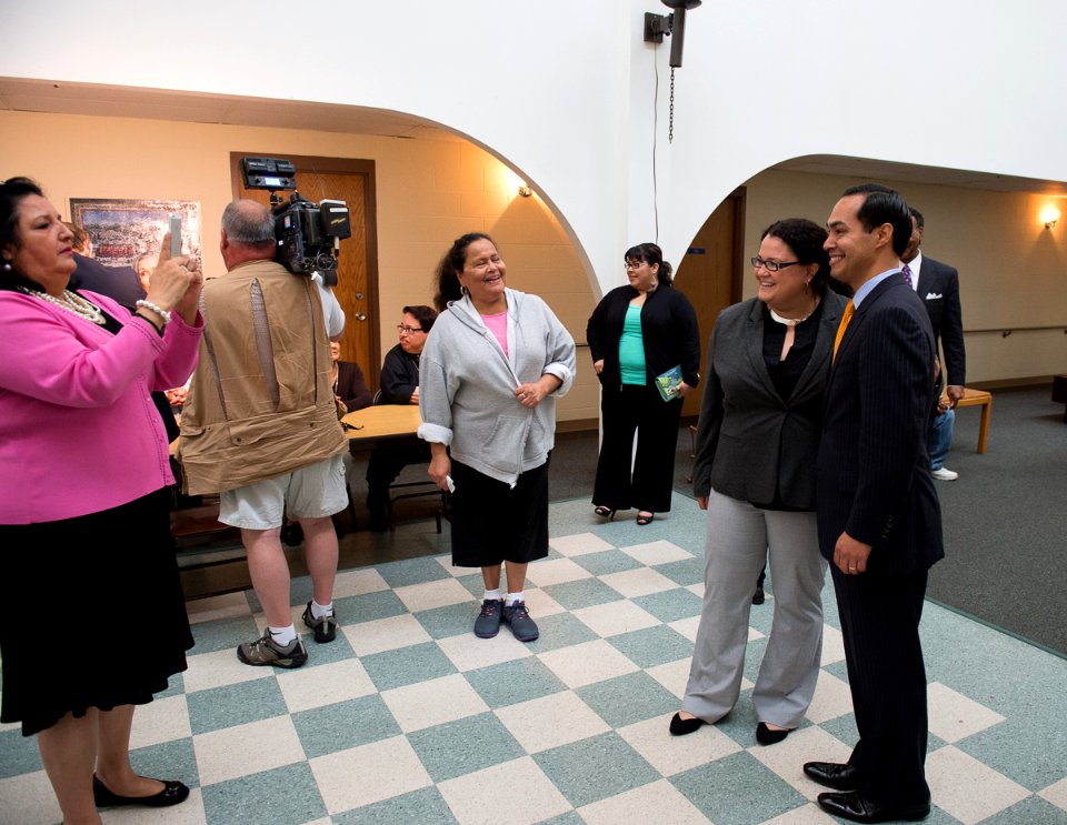 Secretary Castro Visits Kansas City Area (18156936160)