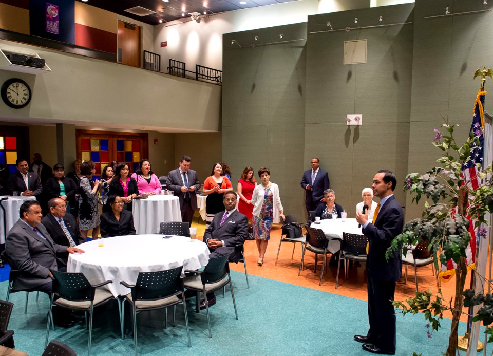 Secretary Castro Visits Kansas City Area (18158499469)