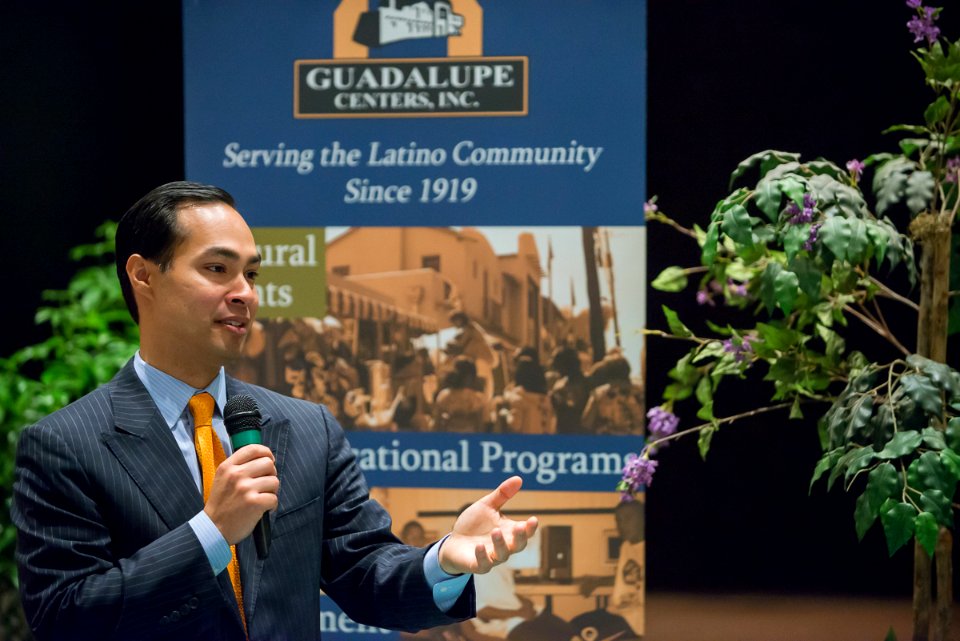 Secretary Castro Visits Kansas City Area (18344681695)
