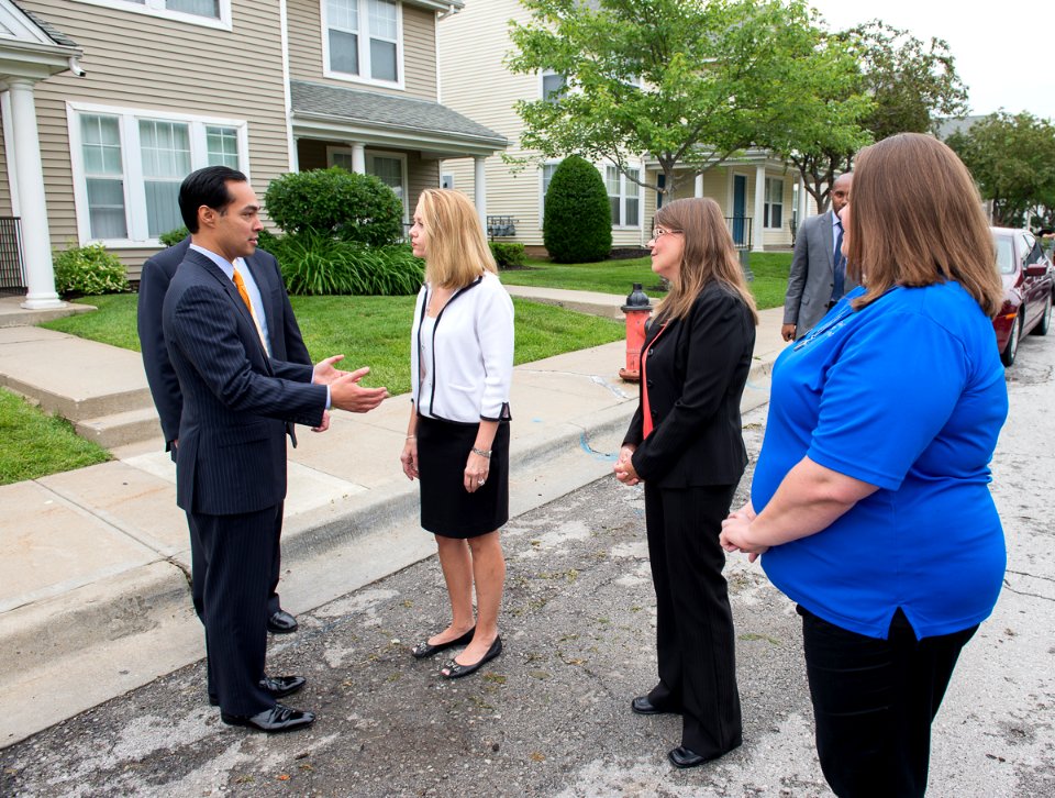 Secretary Castro Visits Kansas City Area (18346149781)