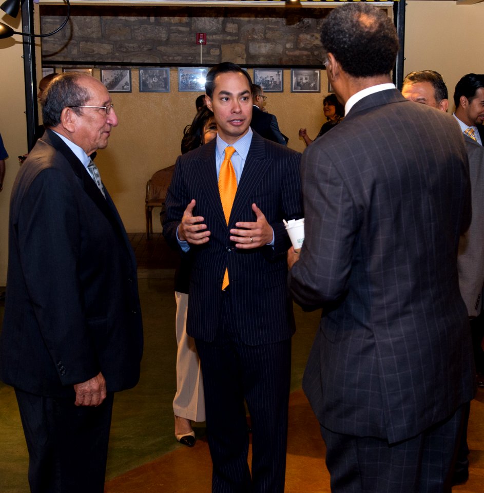 Secretary Castro Visits Kansas City Area (18346152581)