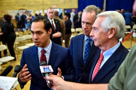 Secretary Castro Visits Louisville, KY (15728212543)