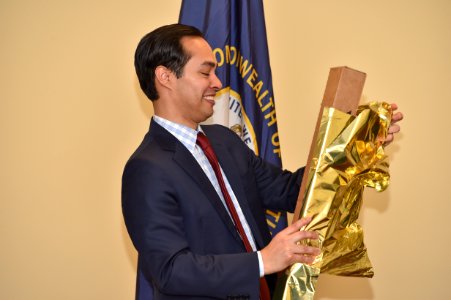 Secretary Castro Visits Louisville, KY (15728206553)