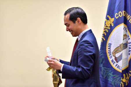 Secretary Castro Visits Louisville, KY (16161964949)