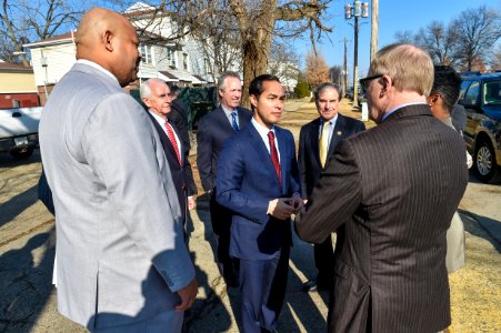 Secretary Castro Visits Louisville, KY (16161978619)
