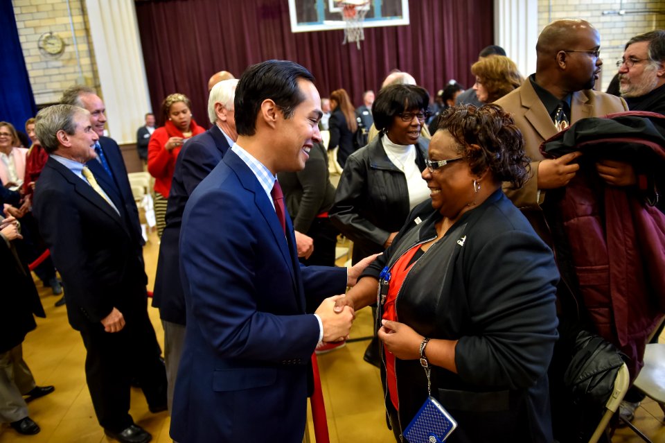 Secretary Castro Visits Louisville, KY (16346412301)