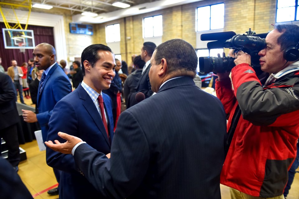 Secretary Castro Visits Louisville, KY (16348154805)