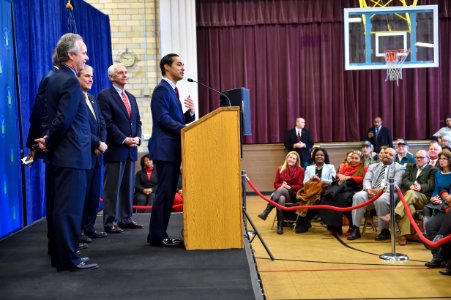 Secretary Castro Visits Louisville, KY (16347283952)