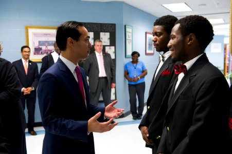 Secretary Castro Visits New Orleans (15120506115)