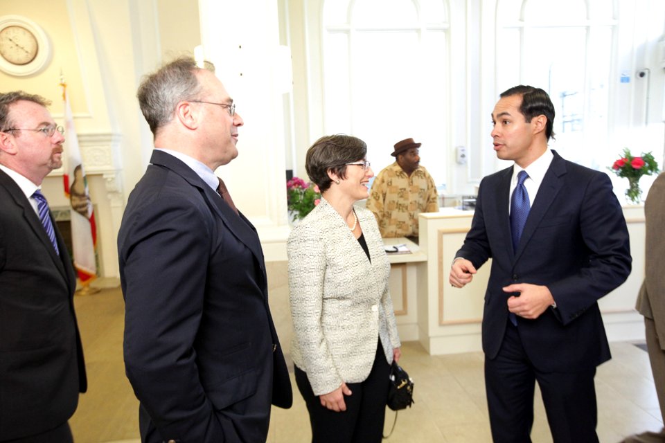 Secretary Castro Visits San Francisco (15873359833)