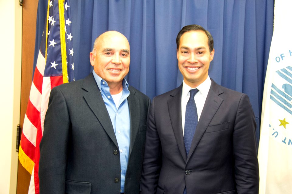Secretary Castro Visits San Antonio (15224941814)
