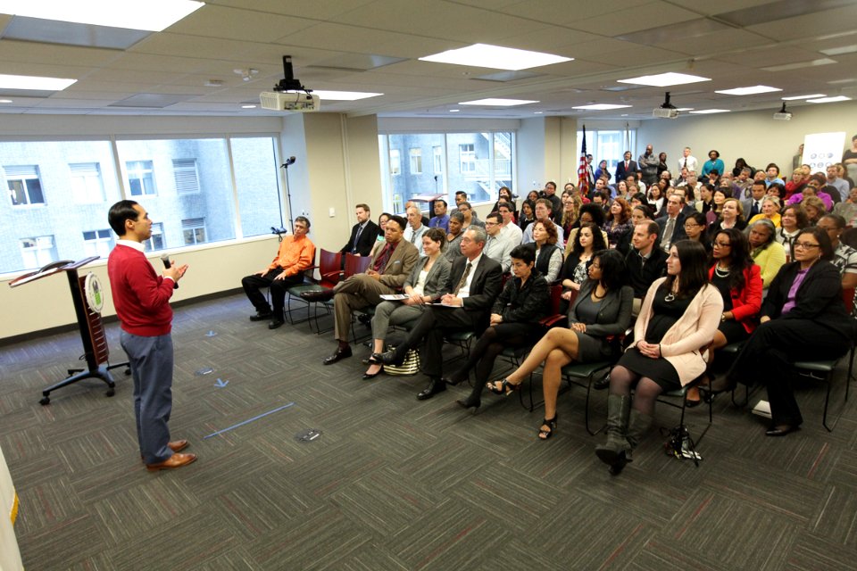 Secretary Castro Visits San Francisco (16241346970)