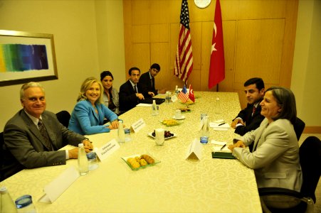 Secretary Clinton Meets With Turkish Opposition Leaders