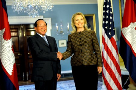 Secretary Clinton Meets With Deputy Prime Minister Namhong of Cambodia