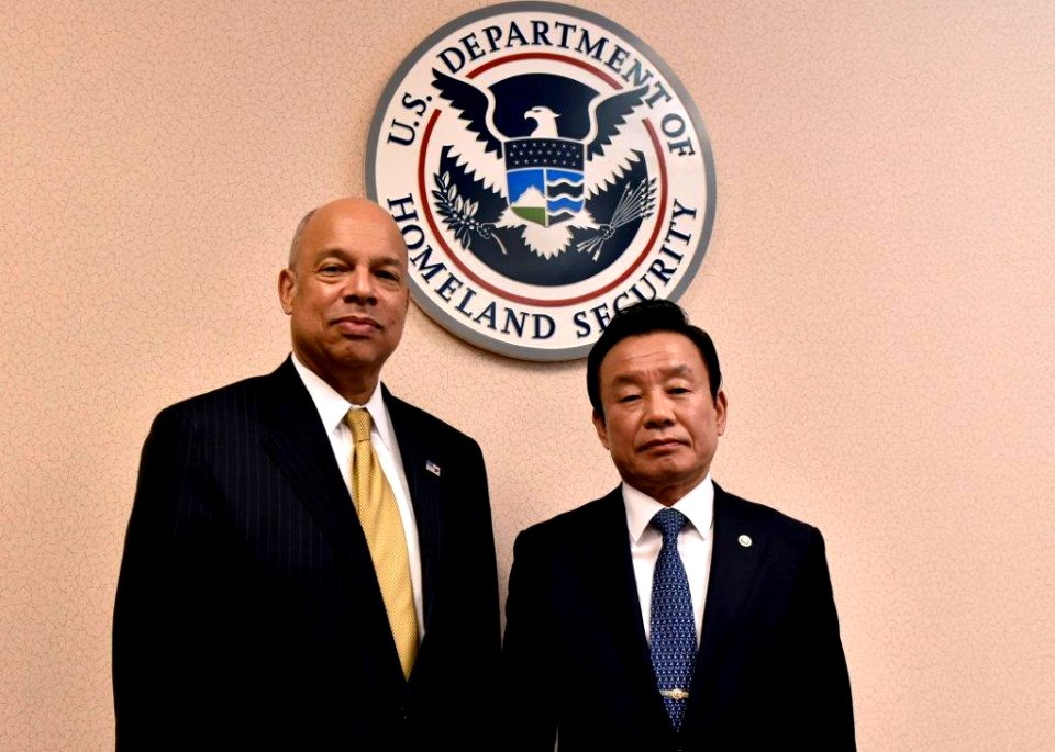 Secretary Johnson meets with Republic of Korea Minister of Public Safety and Security (25533403033)