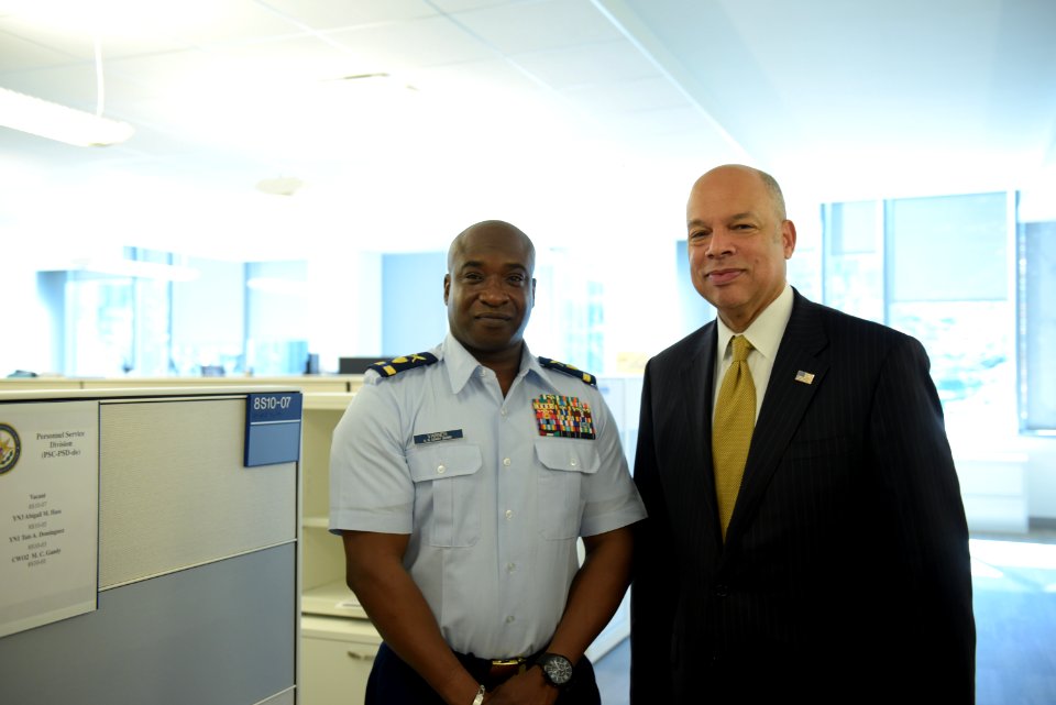 Secretary Johnson meets with USCG Headquarters Employees (25426955664)